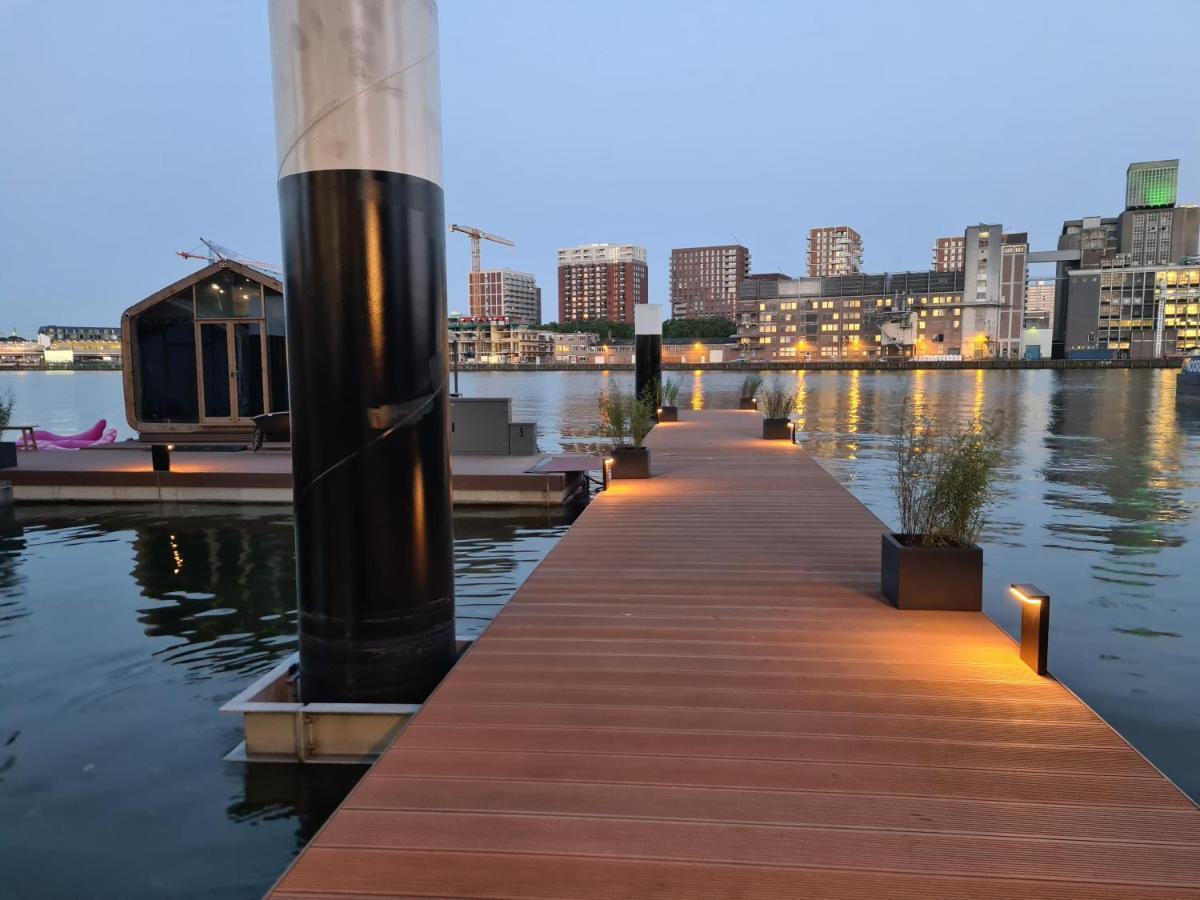 Wikkelboat Nr2 At Floating Rotterdam Rijnhaven Hotel ภายนอก รูปภาพ